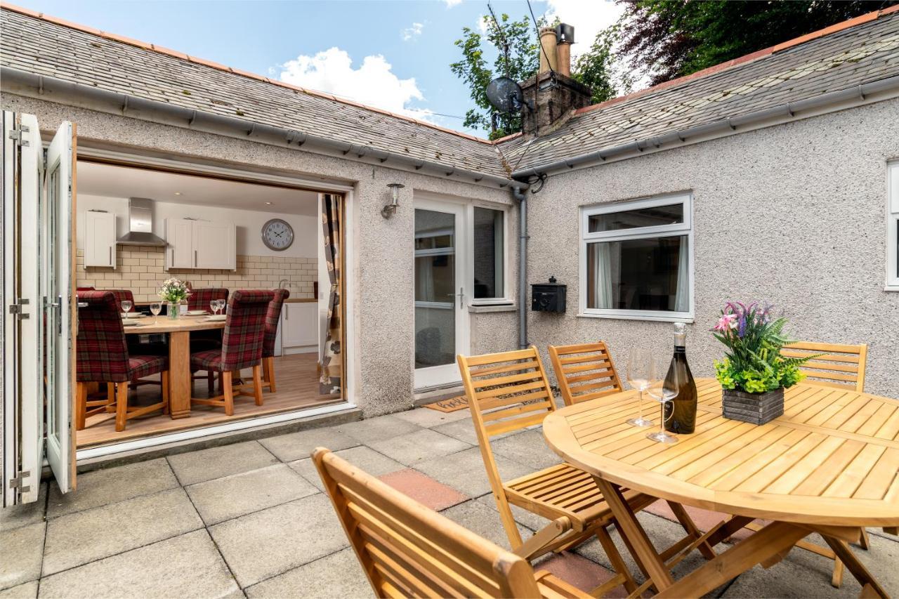 Dormie Cottage, Lovely Bright And Spacious With Wood Fire Holiday home