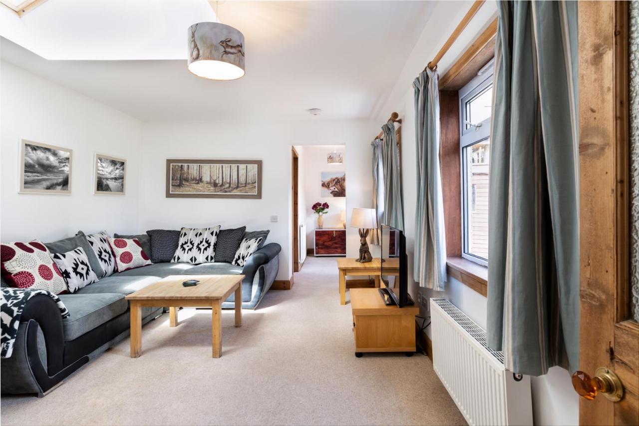 Dormie Cottage, Lovely Bright And Spacious With Wood Fire